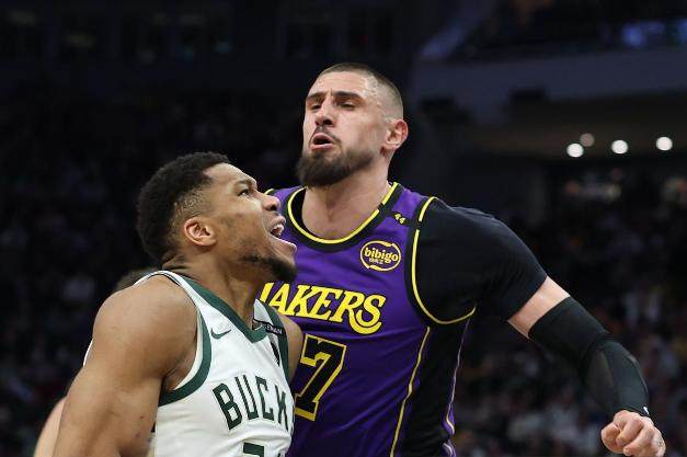 湖人验出水货中锋！名记：约基奇明天要轰40+20+20